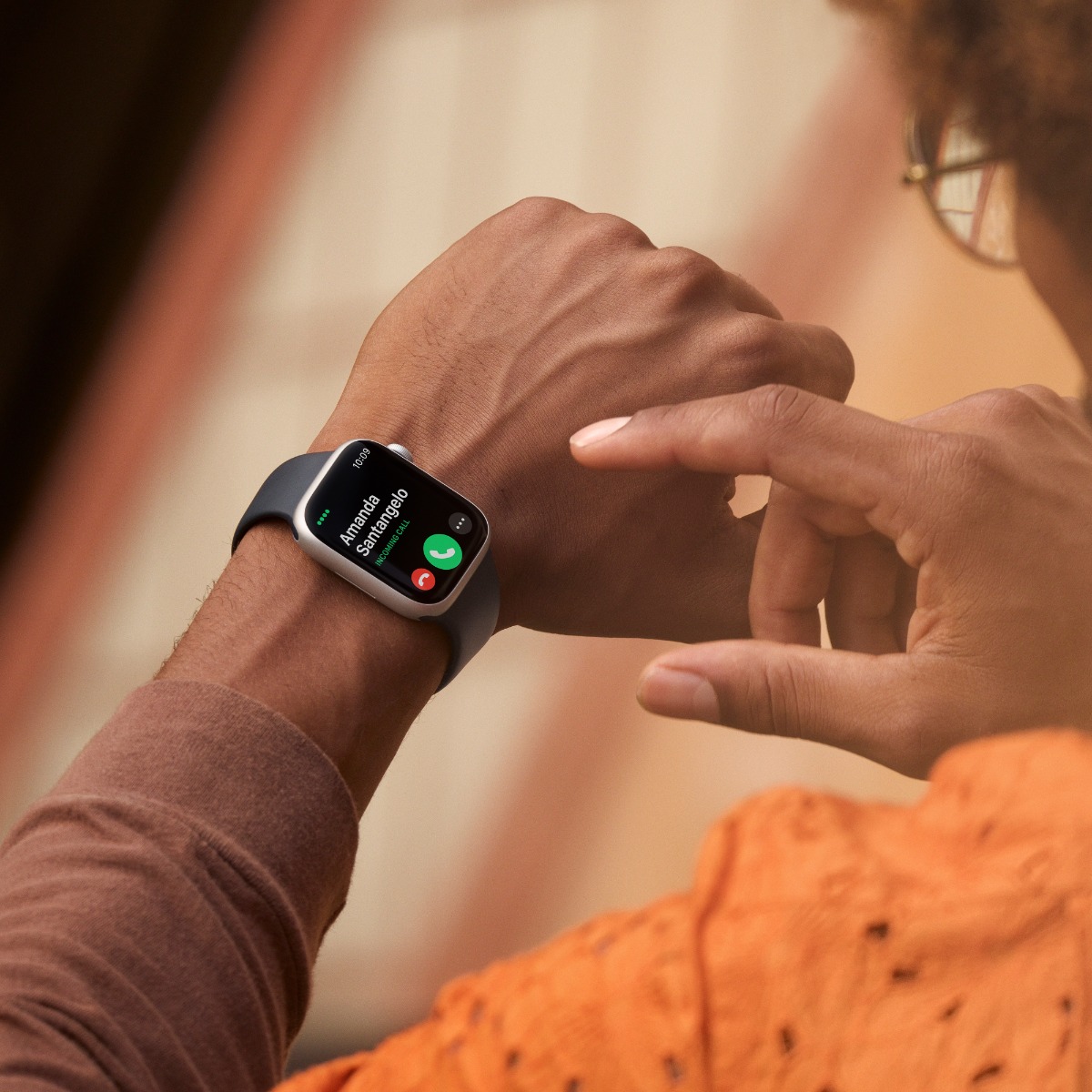 Apple Watch Series 8 GPS + 流動網絡 45mm石墨色不鏽鋼錶殼配午夜暗色運動錶帶 image number 3